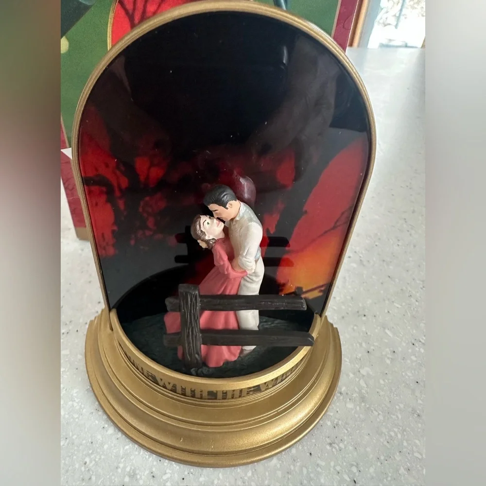Vintage Hallmark Keepsake Ornament Gone With The Wind QLX7562 Farewell Scene